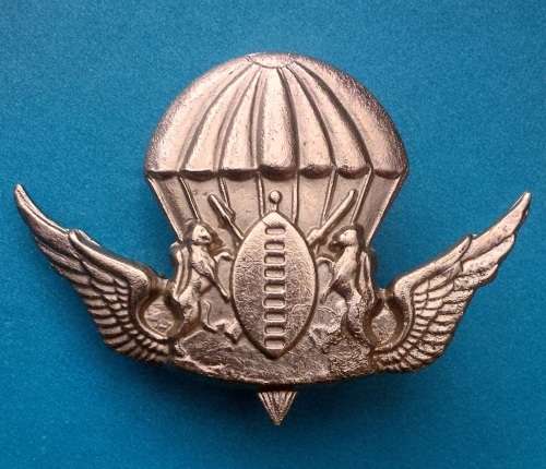 TRANSKEI Defence Force PARACHUTE cap badge!!