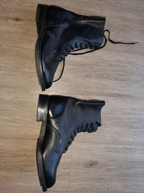 navy / army boots size 9