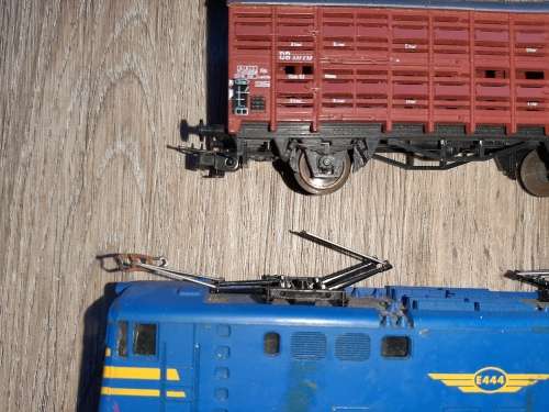 model trains x 12