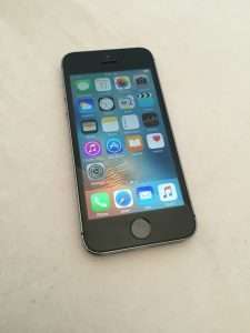 Apple iPhone 5s 32GB Space Grey - Free Courier Delivery!