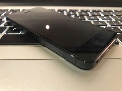 Almost New! Apple iPhone 5 32GB Space Gray (6 Month Warranty)