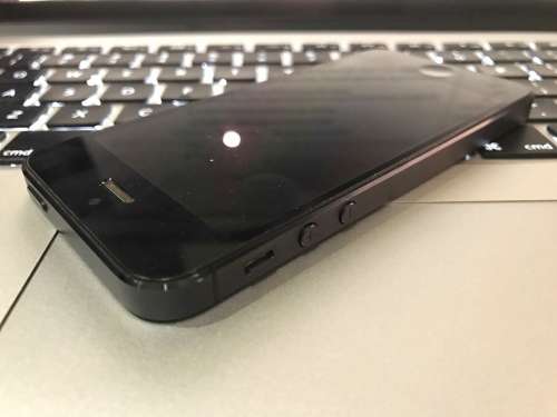 Almost New! Apple iPhone 5 32GB Space Gray (6 Month Warranty)