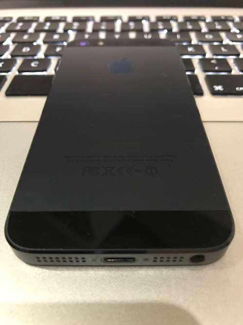 Almost New! Apple iPhone 5 32GB Space Gray (6 Month Warranty)