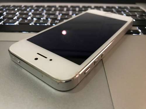 Apple iPhone 5s 32GB Silver (6 Month Warranty)