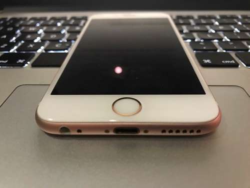Near-Mint Apple iPhone 6s 16GB Rose Gold (Apple Warranty - 8 April 2017)