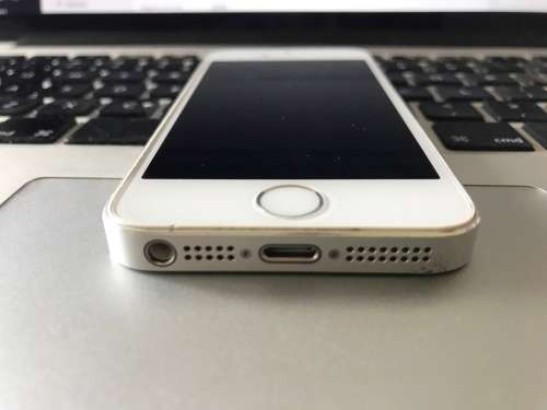 Apple iPhone 5s 16GB Silver (6 Month Warranty)