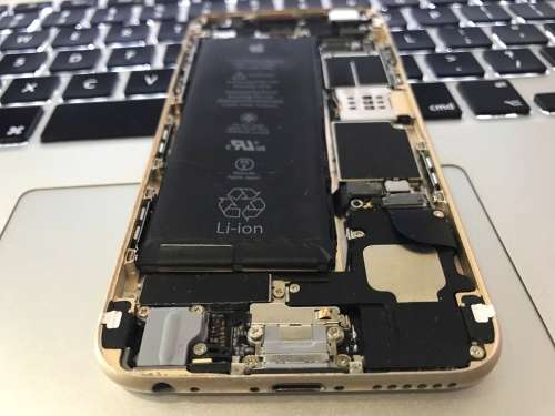 Apple iPhone 6 16GB Gold (Rebooting)