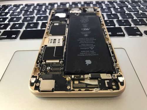 Apple iPhone 6 16GB Gold (Rebooting)