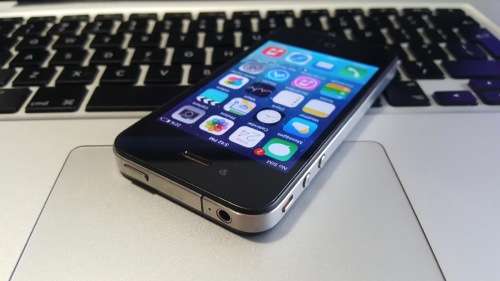 Golden Oldie - Apple iPhone 4 16gb Black (free cover + 6 Month Warranty)