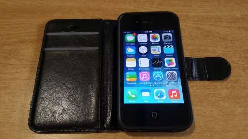 Golden Oldie - Apple iPhone 4 16gb Black (free cover + 6 Month Warranty)
