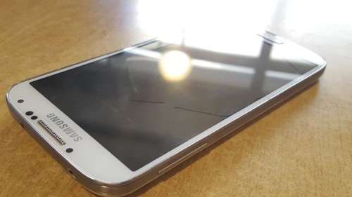 Samsung Galaxy S4 White (Broken LCD)