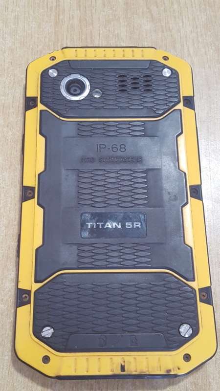 Rugged Titan 5R 8GB (Arnold Schwarzenegger of the smartphone world)