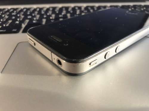 iPhone 4 32GB Black - Golden Oldie