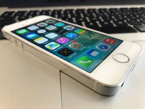 iPhone 5s 16GB Silver (6 Month Warranty)