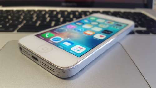 iPhone 5 16GB Silver {Good Condition}