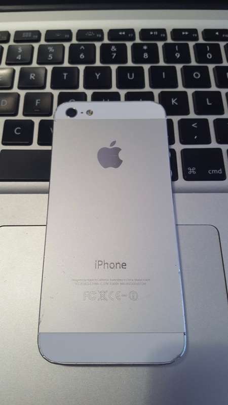 iPhone 5 16GB Silver {Good Condition}