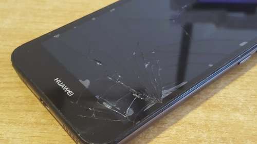Huawei Y6 Black 8GB {Cracked Screen Glass} SCL-L01