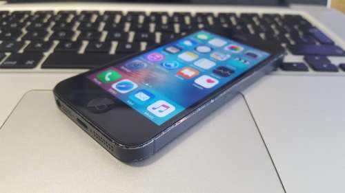 iPhone 5 32GB Space Gray {Great Condition}