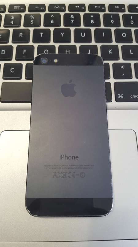 iPhone 5 32GB Space Gray {Great Condition}