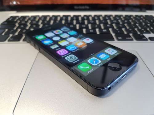 iPhone 5 16GB Space Gray {Good condition} (6 Month Warranty)
