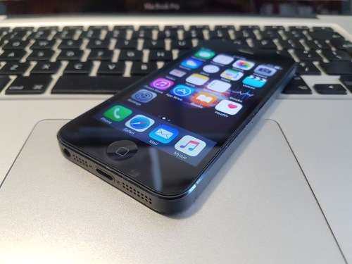 iPhone 5 16GB Space Gray {Good condition} (6 Month Warranty)