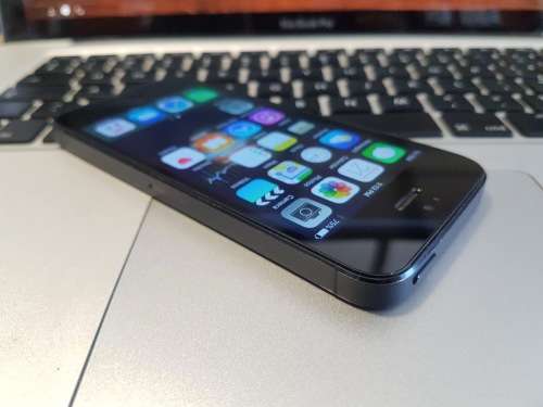 iPhone 5 16GB Space Gray {Good condition} (6 Month Warranty)