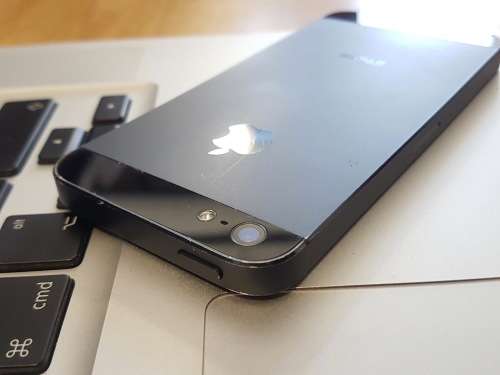 iPhone 5 16GB Space Gray {Good condition} (6 Month Warranty)