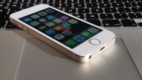 iPhone 5s 32GB Gold {no touch ID - Great Physical Condition} (6 Month Warranty)