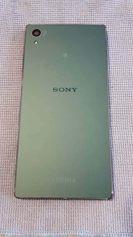Sony Z5 Premium Green 32GB E6853 - {good condition}