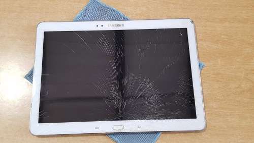 Galaxy Note Tab 32GB, 10.1 - {Cracked Screen}