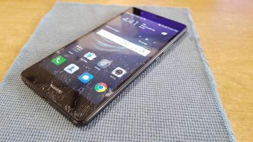 Huawei P9 Lite Black 16GB {screen glass cracked}
