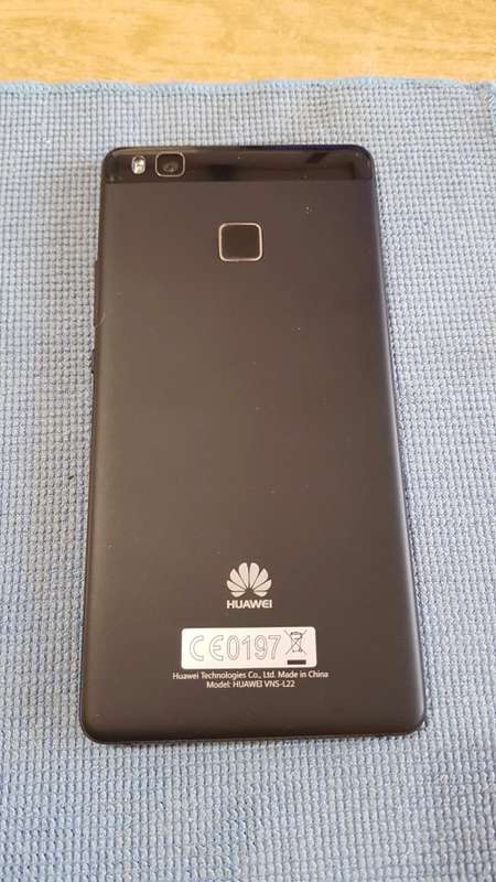 Huawei P9 Lite Black 16GB {screen glass cracked}