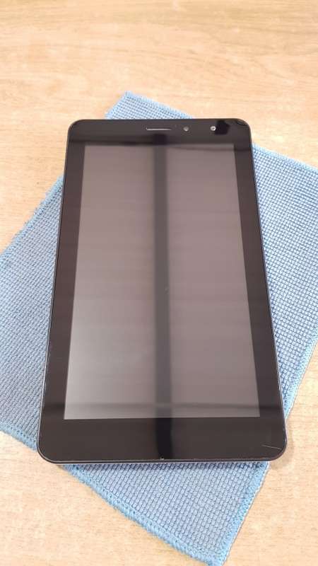 Mobicel Tab Black 8GB {Good condition} Dual SIM!