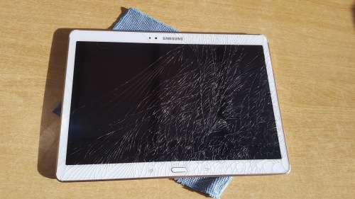 Galaxy Tab S (SM-T805) {Cracked Screen}