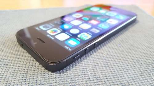 iPhone 5 16GB Space Gray {Good Condition}