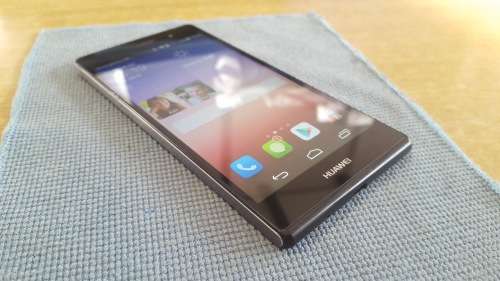 Huawei P7 16GB Black {Poor - Light spots on LCD, cracked back glass}