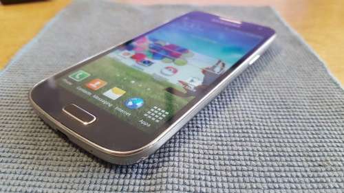 Samsung Galaxy S4 Mini 8GB Black {Good condition} (free cover)