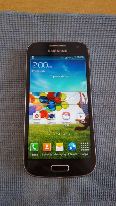 Samsung Galaxy S4 Mini 8GB Black {Good condition} (free cover)