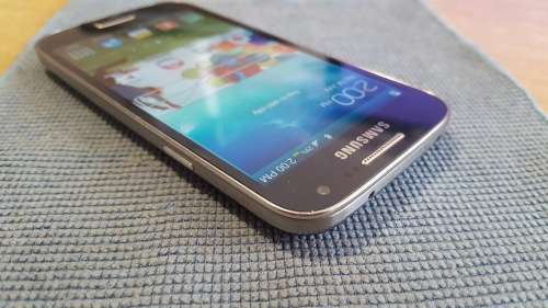 Samsung Galaxy S4 Mini 8GB Black {Good condition} (free cover)