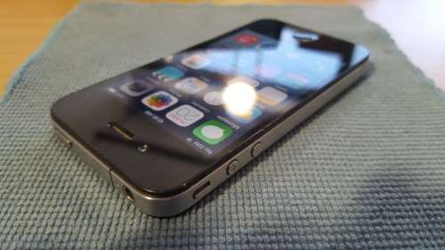 iPhone 4 16GB Black {Good Condition}