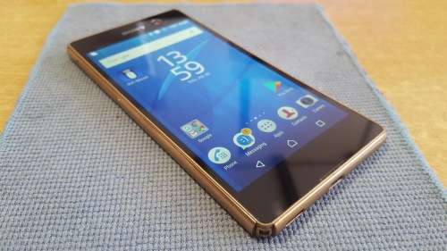 Sony Xperia M5 16GB Gold {Poor - Lines on LCD}