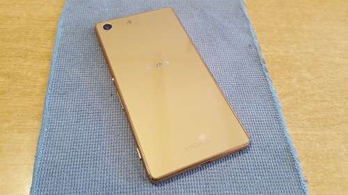 Sony Xperia M5 16GB Gold {Poor - Lines on LCD}