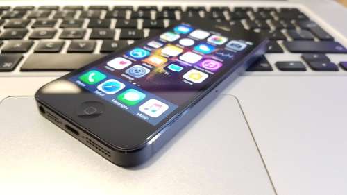 iPhone 5 16GB Space Gray {Good Condition - Dust specks}