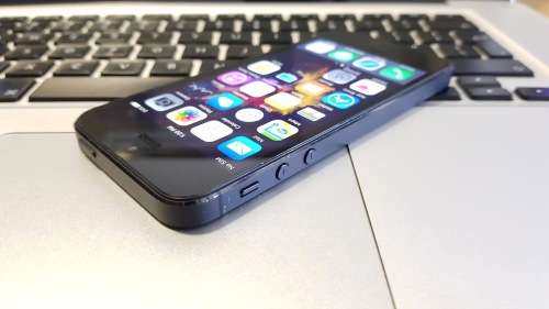 iPhone 5 16GB Space Gray {Good Condition - Dust specks}