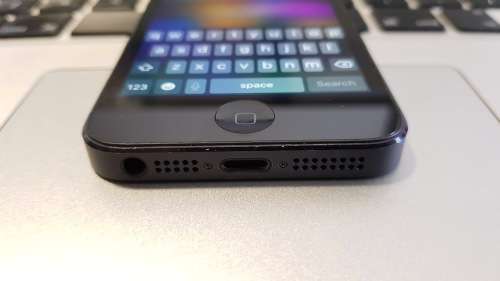 iPhone 5 16GB Space Gray {Good Condition - Dust specks}