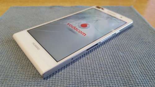 Huawei P6 White 8GB {Screen Glass Cracked}
