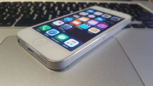 iPhone 5 16GB Silver {Great Condition} (6 Month Warranty)