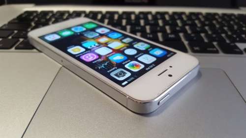 iPhone 5 16GB Silver {Great Condition} (6 Month Warranty)