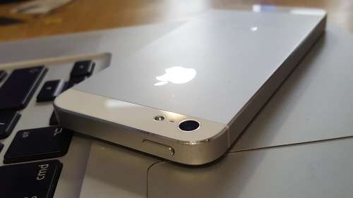 iPhone 5 16GB Silver {Great Condition} (6 Month Warranty)