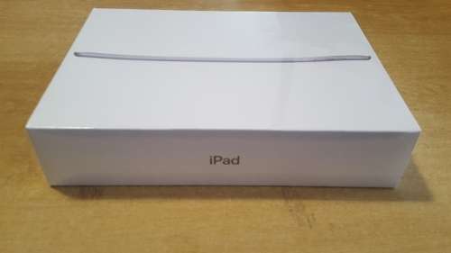 Apple iPad 9.7-inch 2017 5th gen A1823 32gb Wifi+ Cellular - Sealed